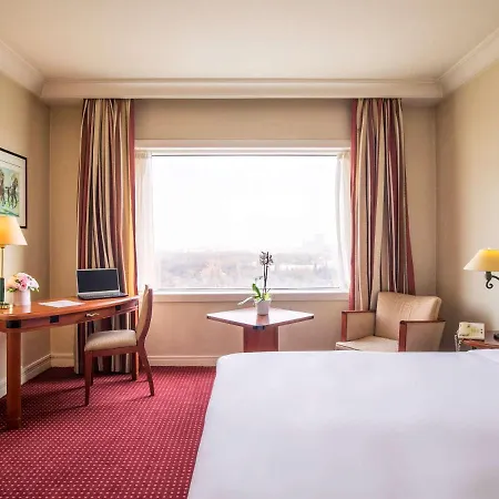 Hotel Pullman Bucharest World Trade Center Esterno foto