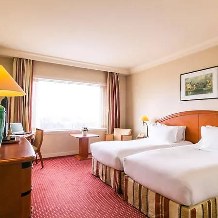 Hotel Pullman Bucharest World Trade Center Esterno foto