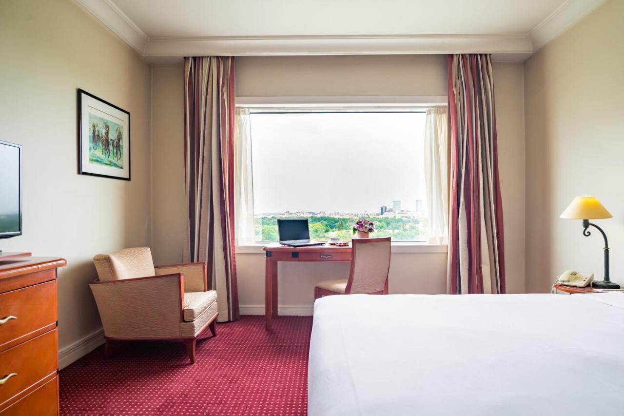 Pullman World Trade Center Hotel 4*