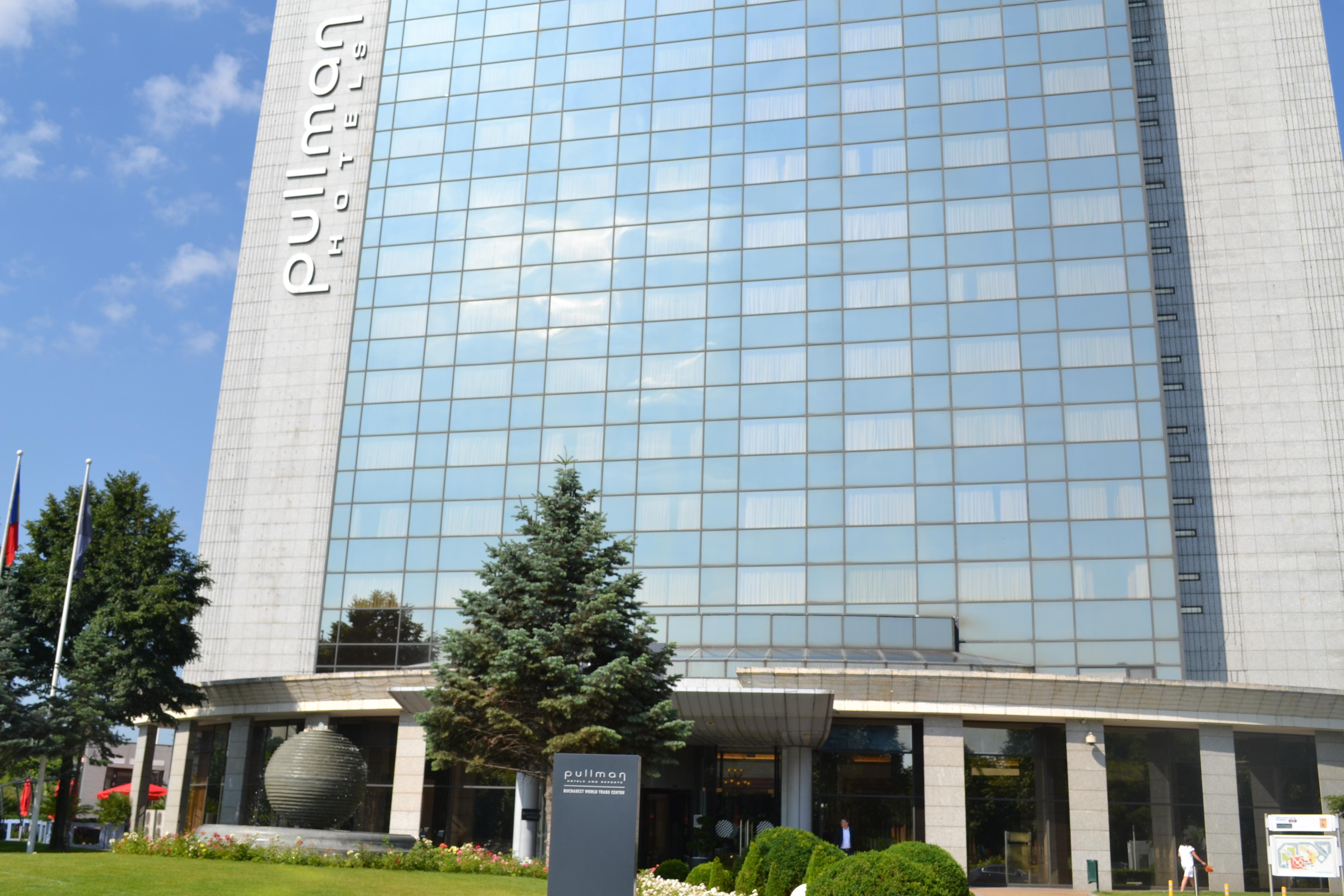 Pullman World Trade Center Hotel 4*