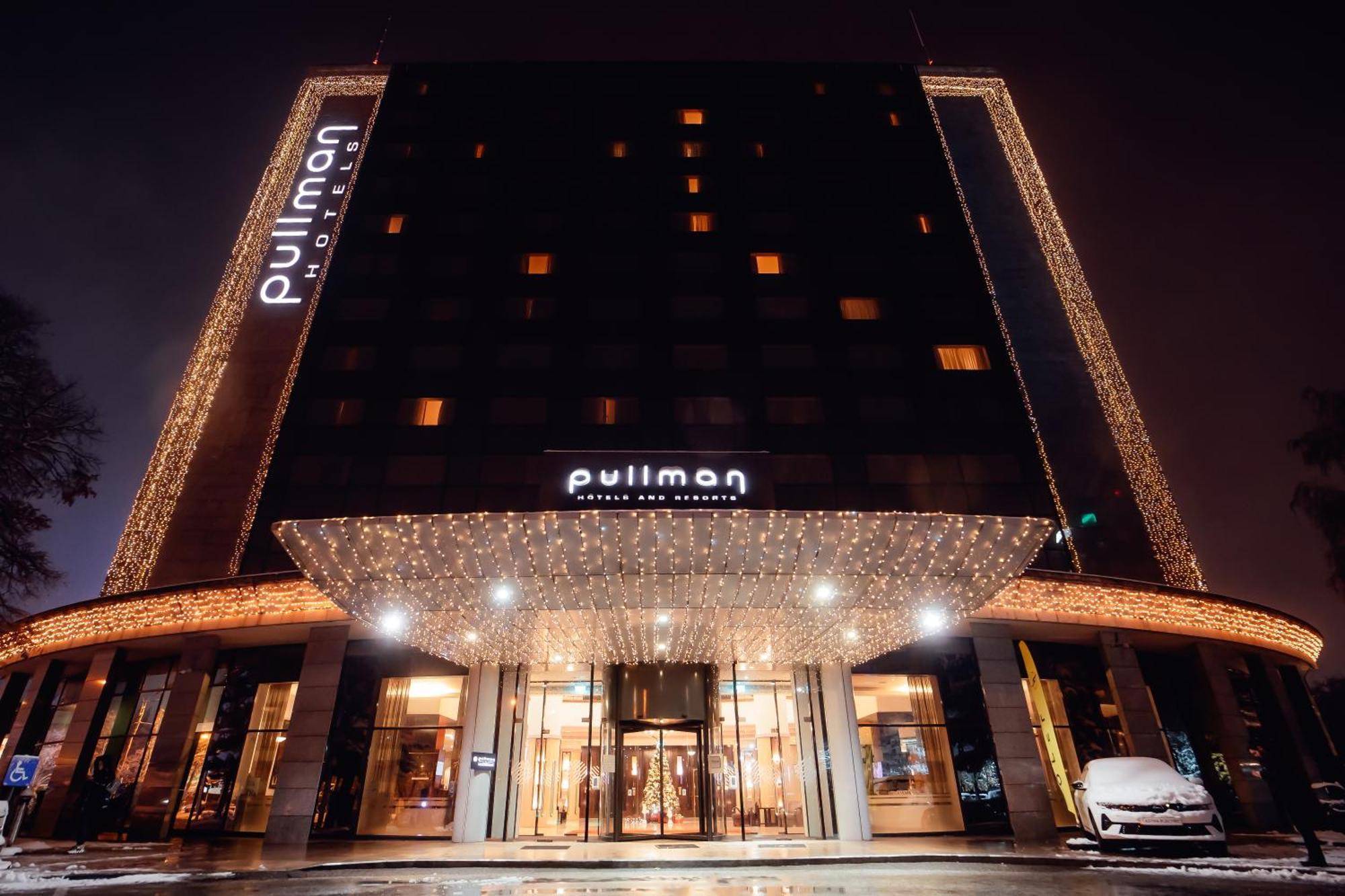 Pullman World Trade Center Hotel 4*