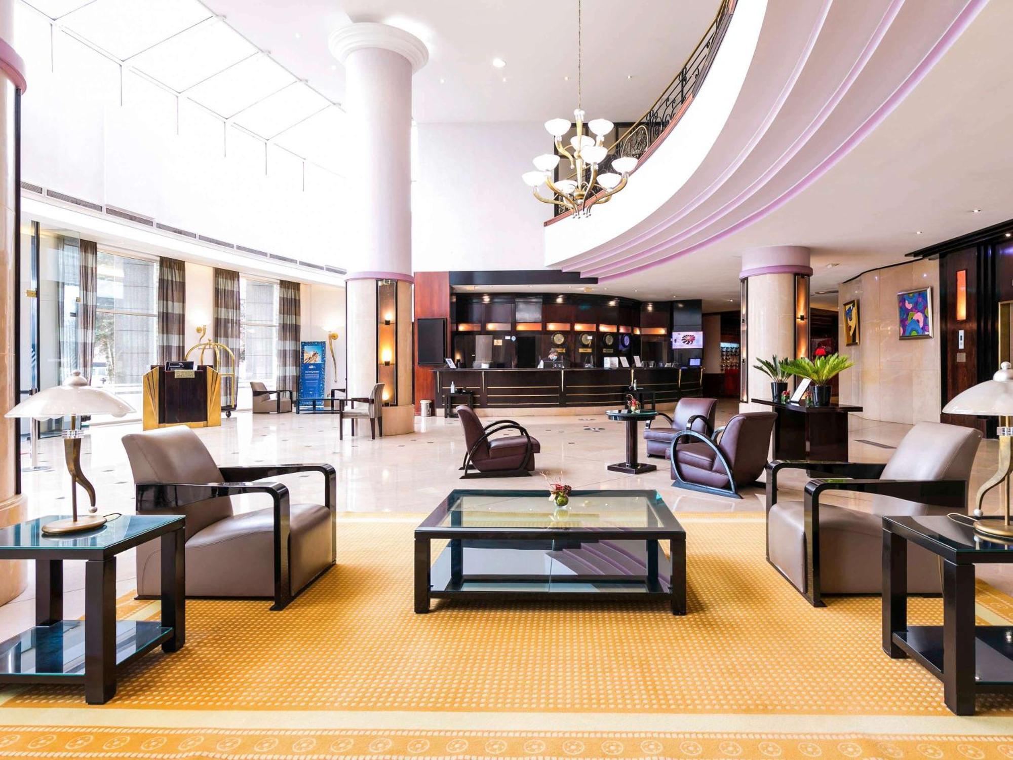 Pullman World Trade Center Hotel 4*