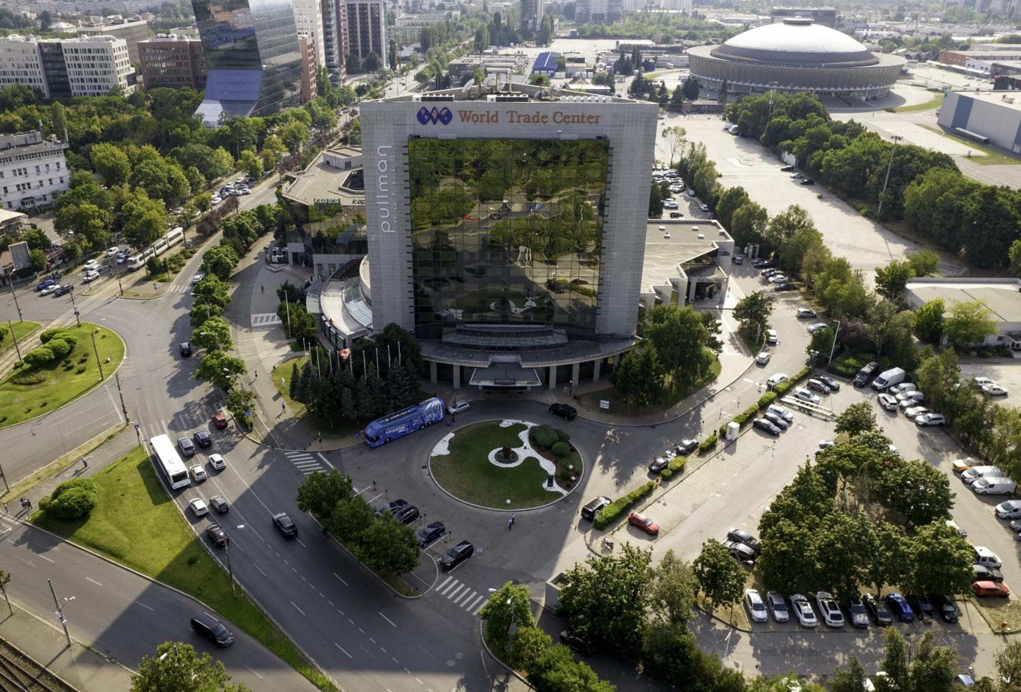 Pullman World Trade Center 4*